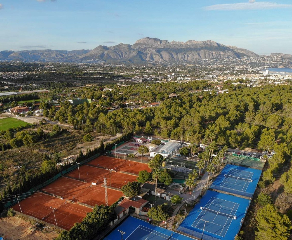IQL Tennis Academy | Tennis & Padel